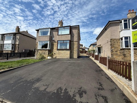 View Full Details for Welwyn Drive, Wrose, Shipley