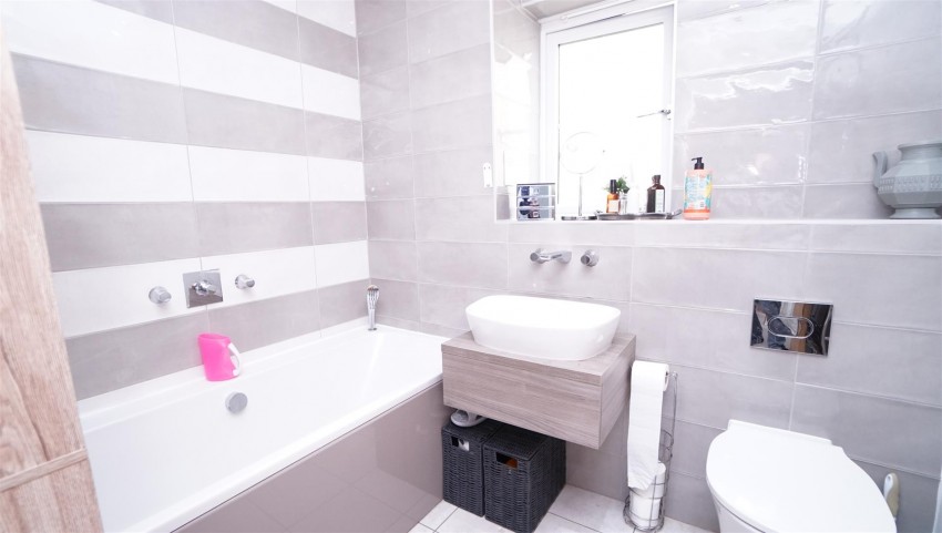 Images for Sandhill Fold, Idle