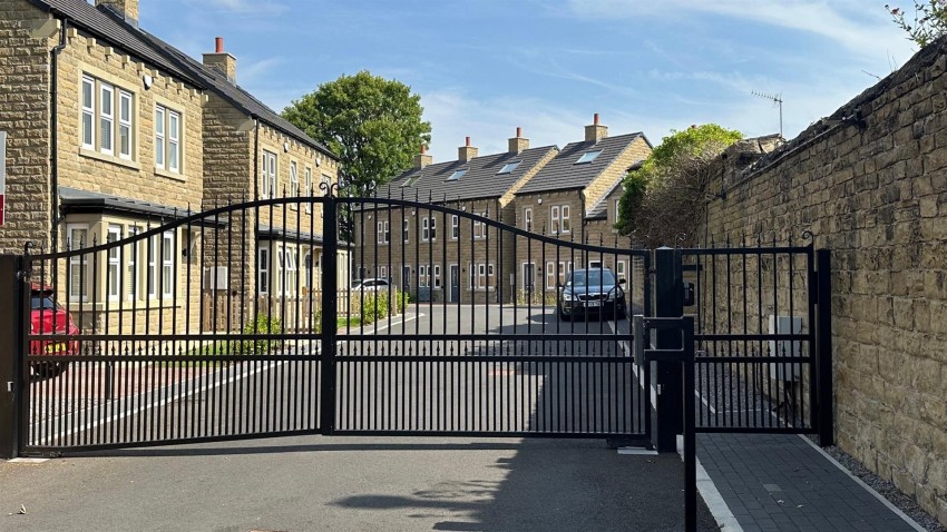 Images for Albion Close, Apperley Bridge, Bradford