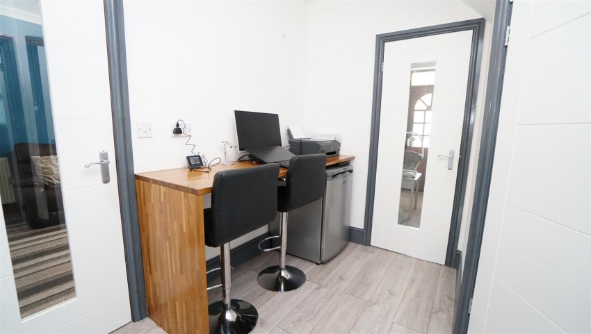 Images for Fourth Avenue, Killinghall, Bradford