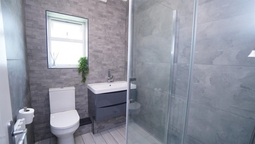Images for Fourth Avenue, Killinghall, Bradford