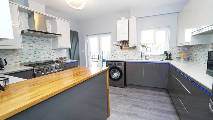 Images for Fourth Avenue, Killinghall, Bradford