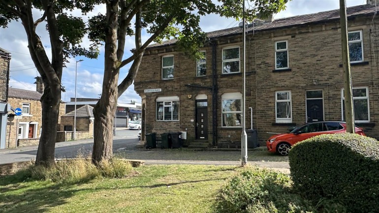 Moorfield Place, Idle Village