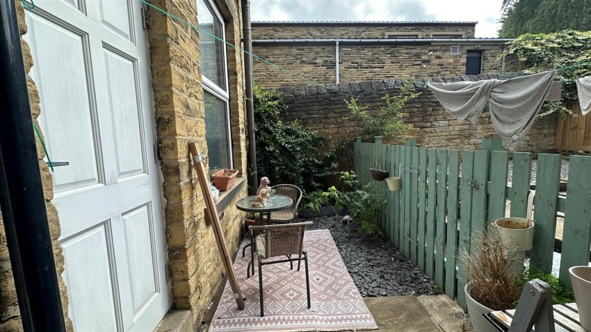 Images for Moorfield Place, Idle Village