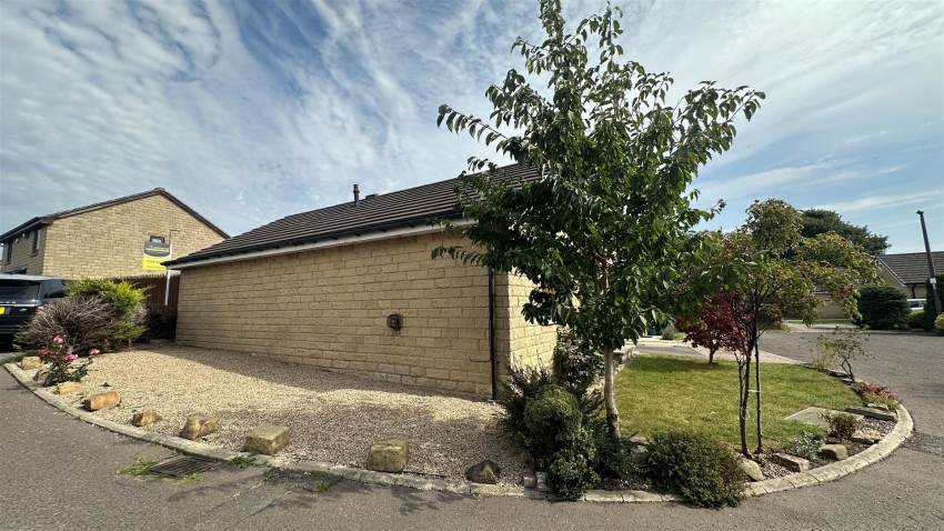 Images for Charterhouse Road, Idle, Bradford
