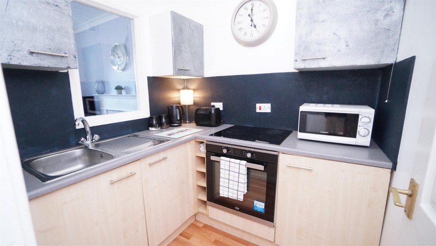 Images for Springwood Place, Bradford