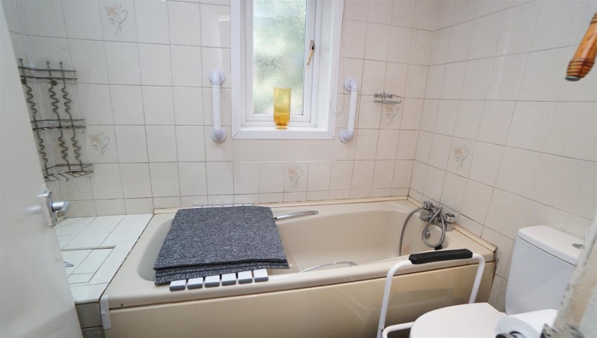 Images for Fourlands Road, Idle