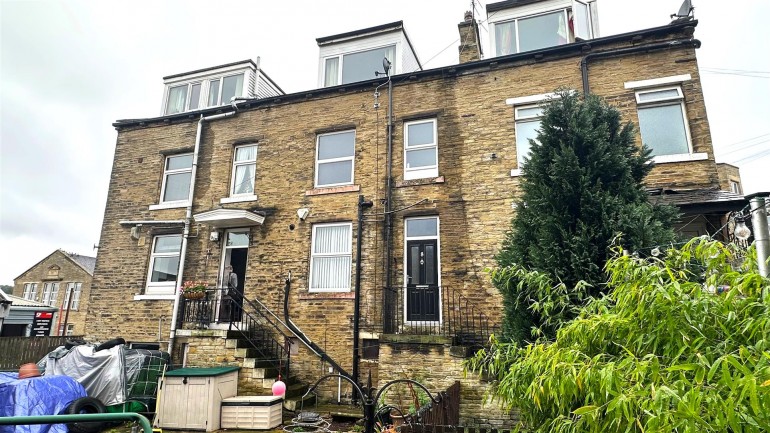 Louisa Street, Idle. BD10