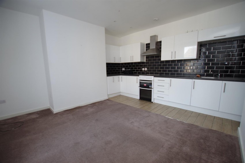Images for Louisa Street, Idle. BD10