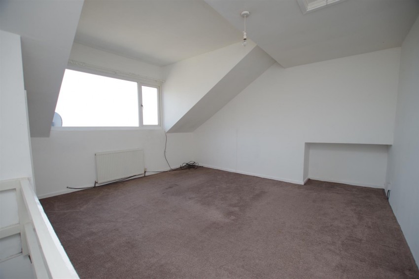 Images for Louisa Street, Idle. BD10