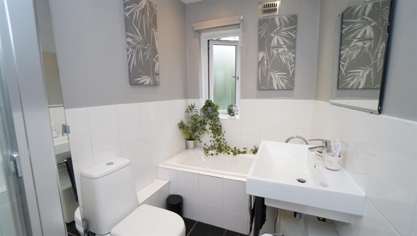Images for Low Ash Drive, Wrose, Shipley