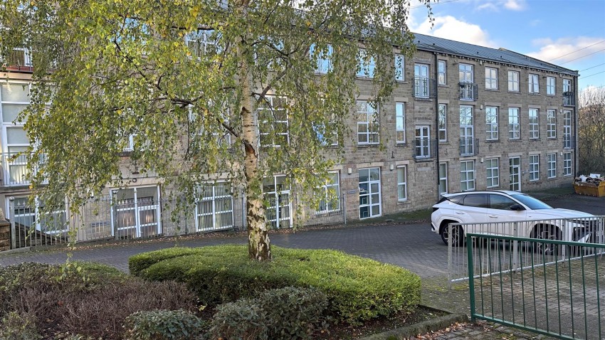 Images for Brackendale, Thackley, Bradford