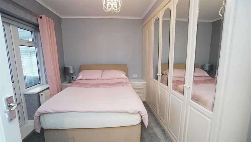 Images for Briarfield Close, Idle, Bradford