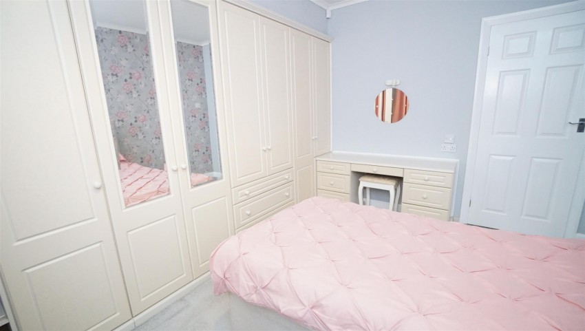 Images for Briarfield Close, Idle, Bradford