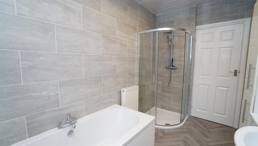 Images for Briarfield Close, Idle, Bradford