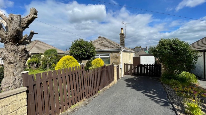 Images for Briarfield Close, Idle, Bradford