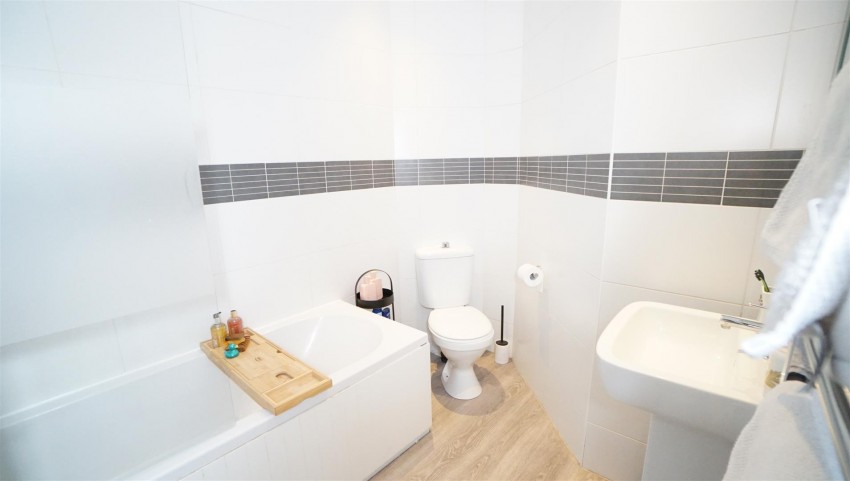 Images for Fourlands Road, Idle,  Bradford