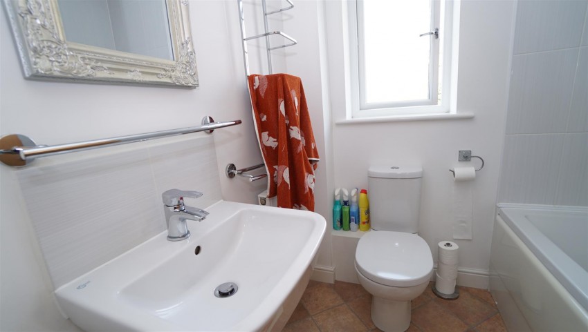 Images for Daisy Fields, Poplars Park, Bradford