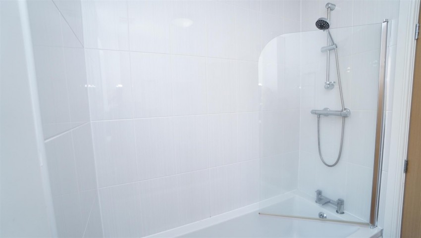 Images for Daisy Fields, Poplars Park, Bradford