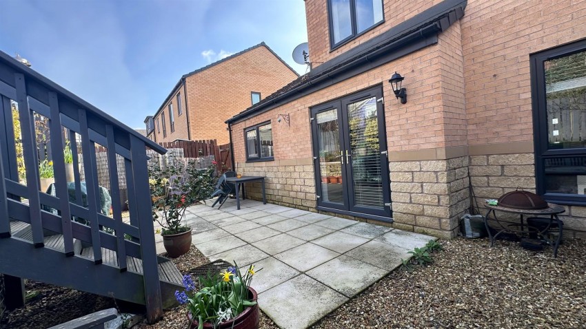 Images for Daisy Fields, Poplars Park, Bradford