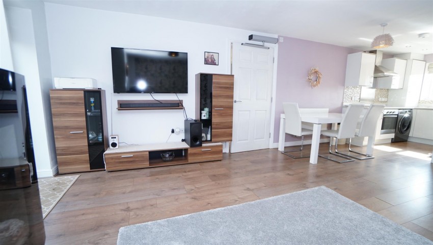 Images for Daisy Fields, Poplars Park, Bradford