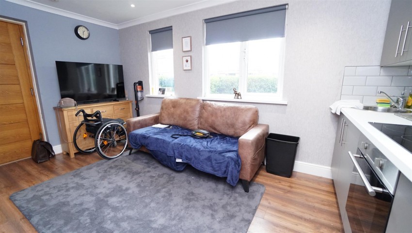 Images for Santa Monica Grove, Idle, Bradford