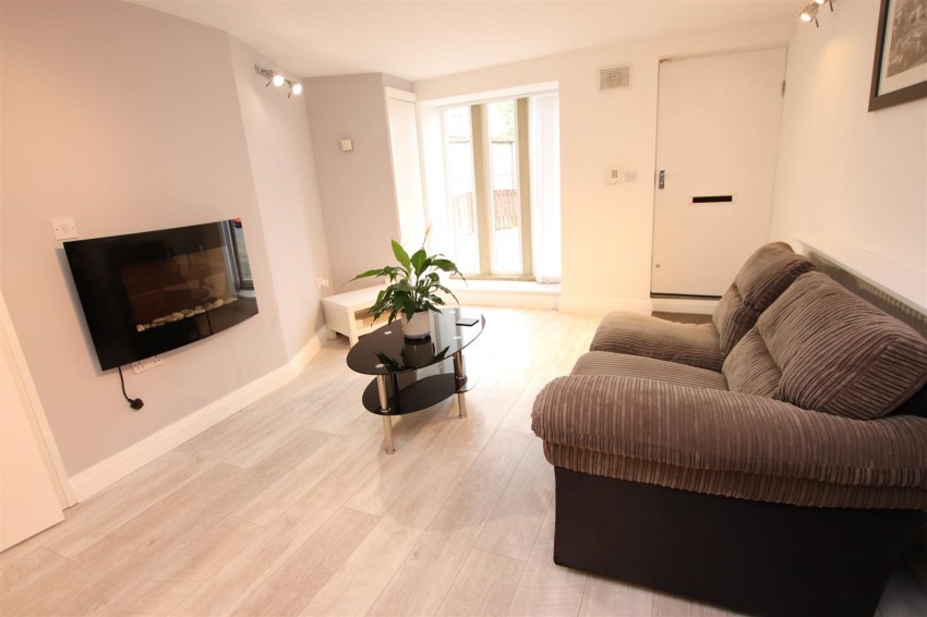 Images for The Green, Idle