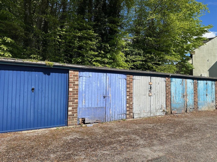 Images for Hoyle Court Road, Baildon, Shipley