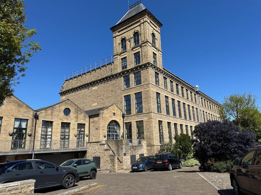 Images for Meadow Road, Apperley Bridge