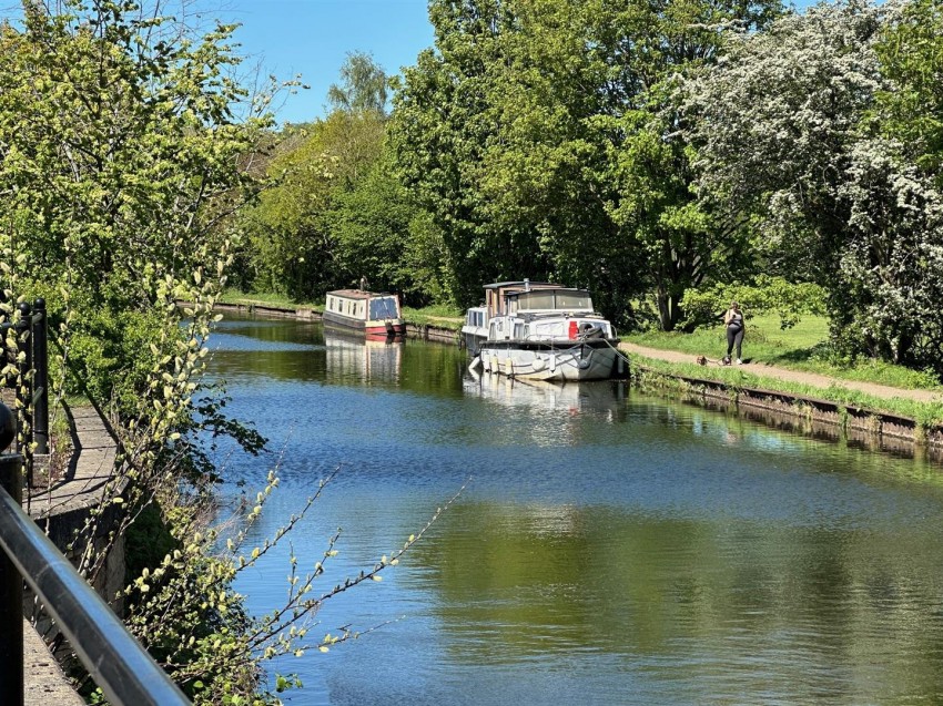 Images for Meadow Road, Apperley Bridge