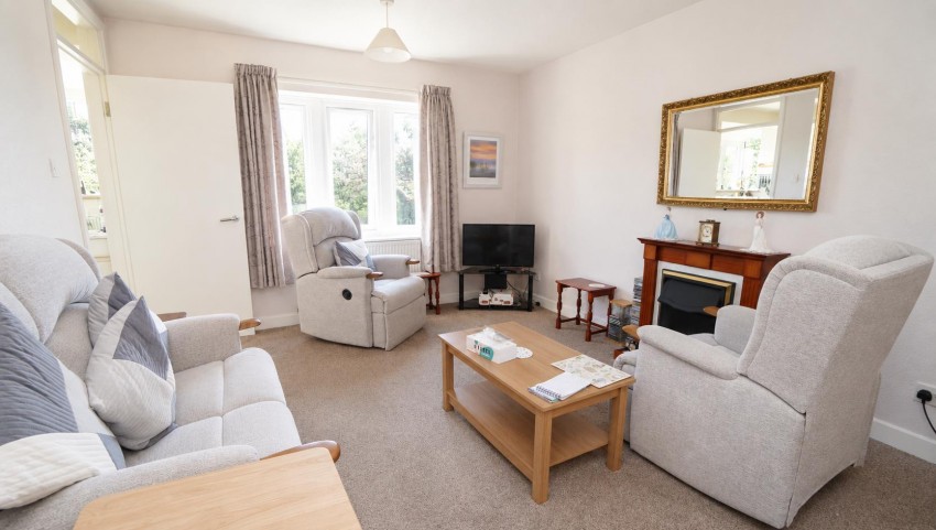 Images for 3 Highdale Croft, Idle, Bradford