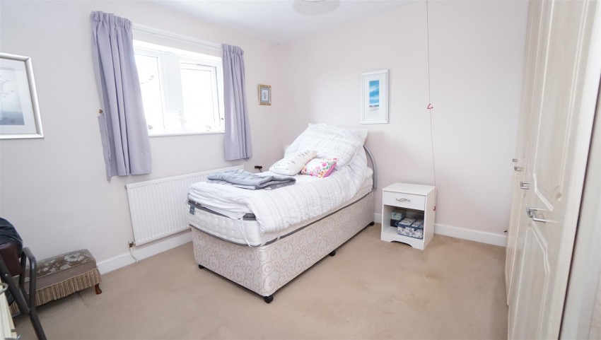Images for 3 Highdale Croft, Idle, Bradford