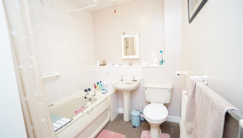 Images for 3 Highdale Croft, Idle, Bradford