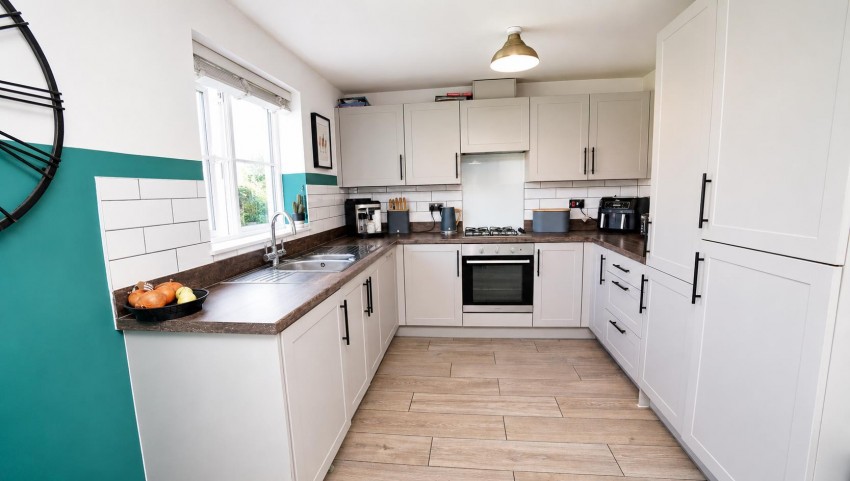 Images for Feathers Rise, Eccleshill, Bradford