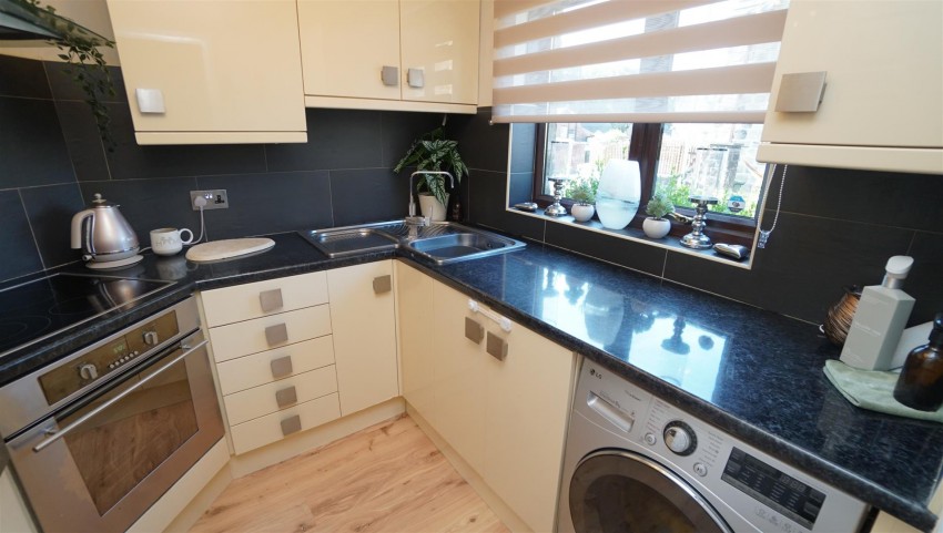 Images for Weavers Croft, Thackley, Bradford